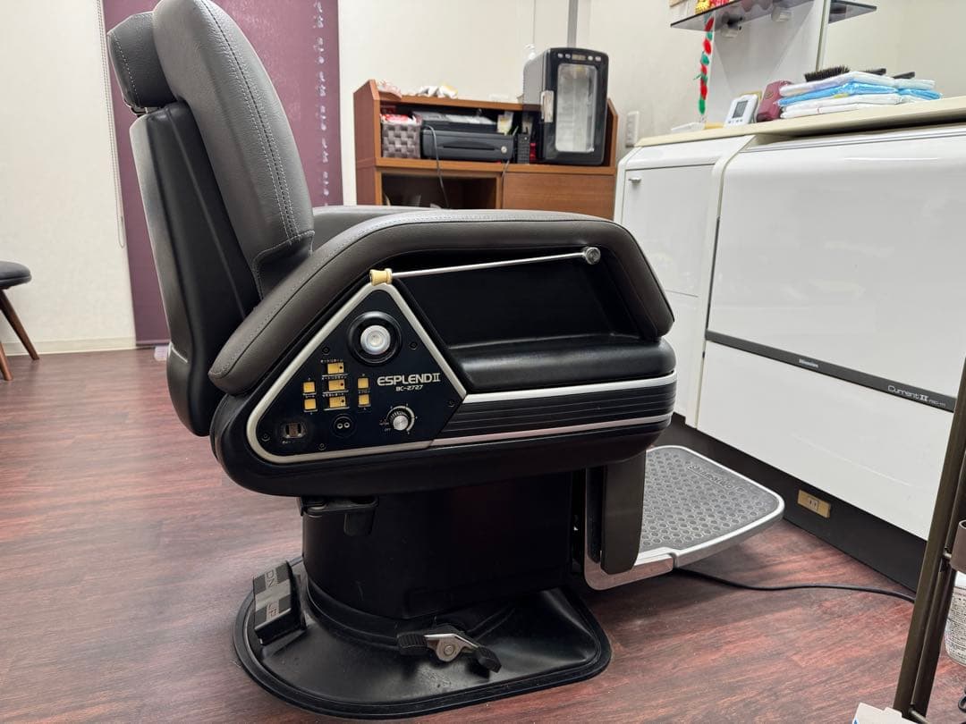 理容機器　中古　新明和理容椅子