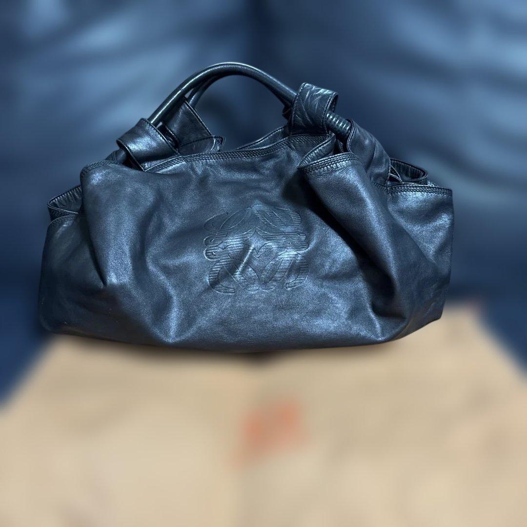 ロエベ上質レザーハンドバッグ エンボスロゴ