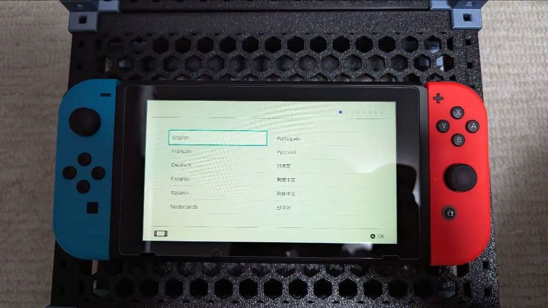 Nintendo Switch (L) ネオンブルー/ (R) ネオンレッド