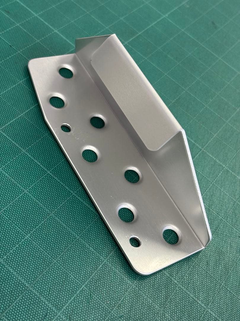 APIO製 MT車用フットレスト