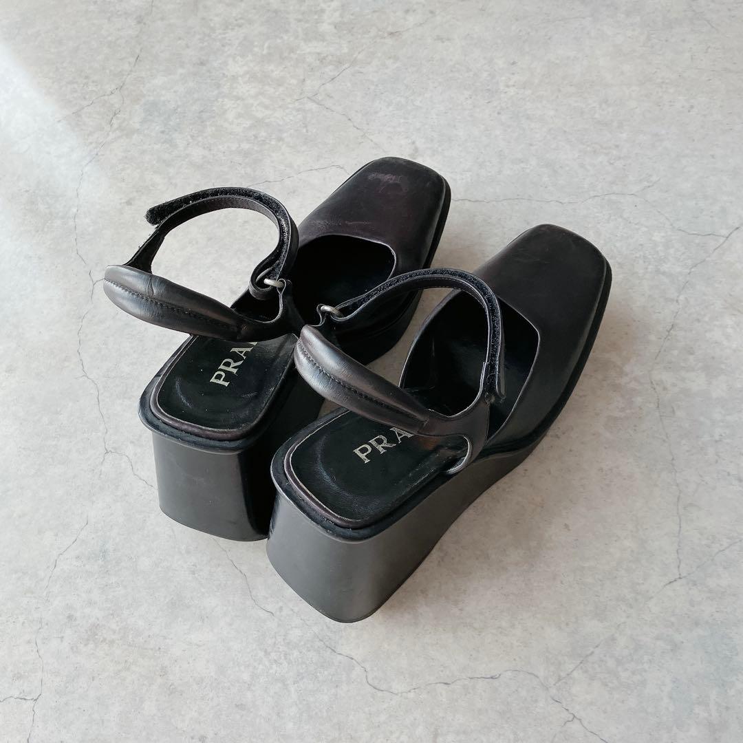 PRADA スクエアトゥ ブラックウェッジヒール 厚底 ミュール サンダル