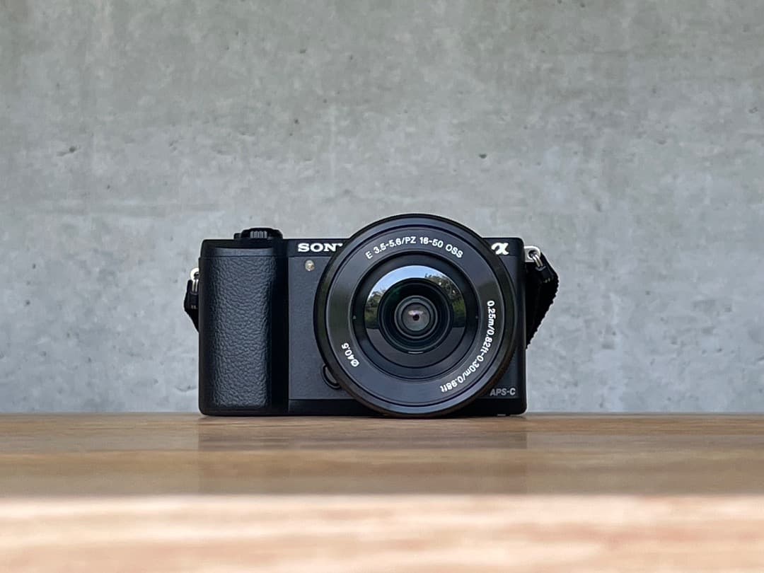 新品　SONY α5100 ソニー ミラーレス一眼 ズームレンズキット