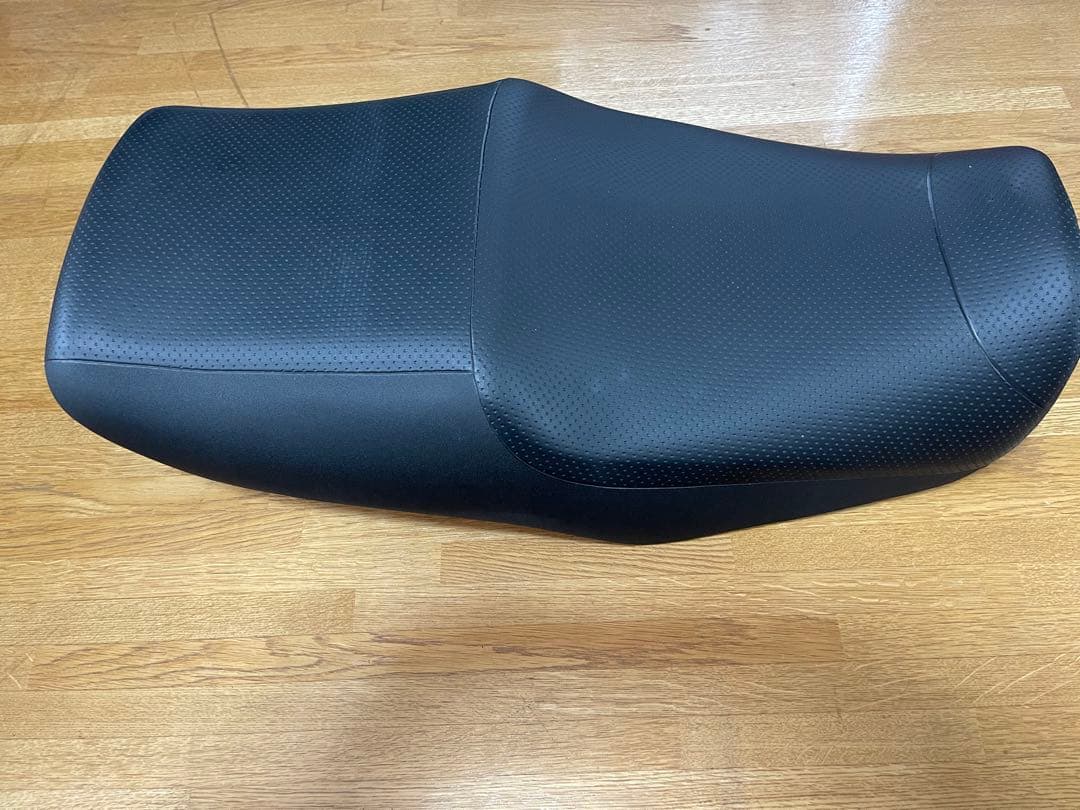 zrx1200ダエグ純正シート[美品]