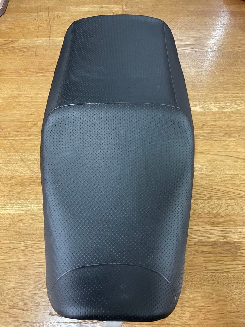 zrx1200ダエグ純正シート[美品]