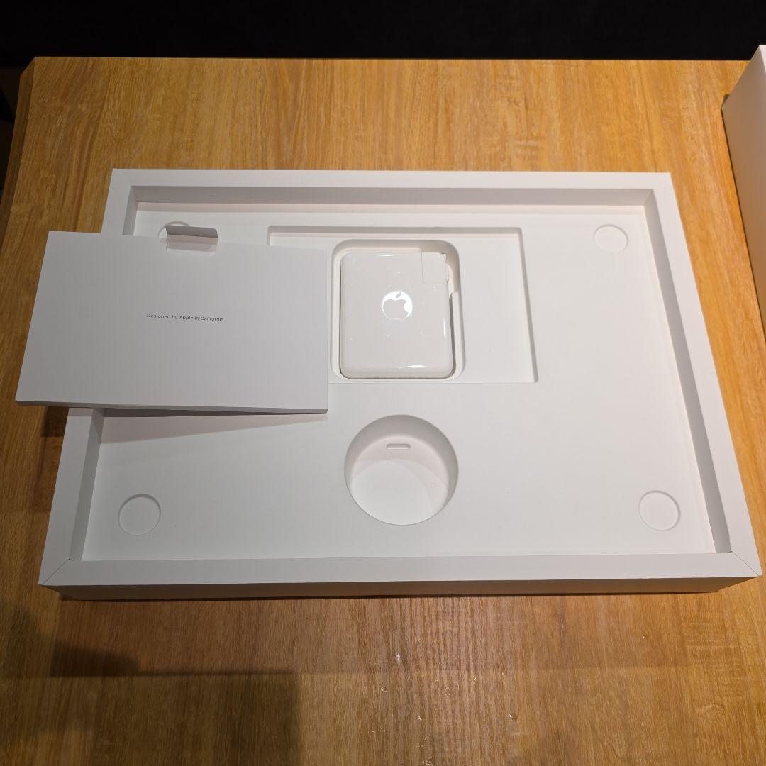 Macbook Pro 16インチ M3 Pro 18GB 512GB