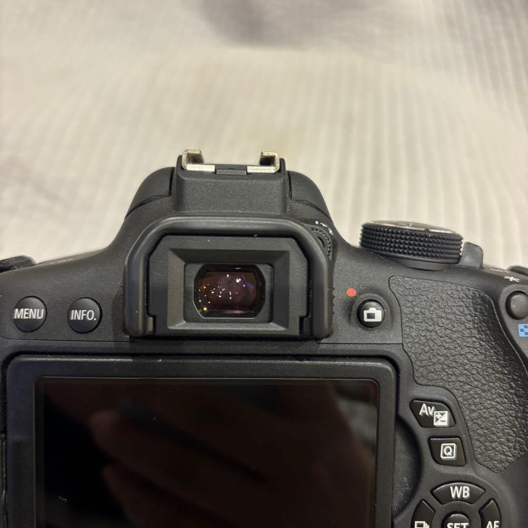 Canon EOS Kiss X8i デジタル一眼レフカメラ