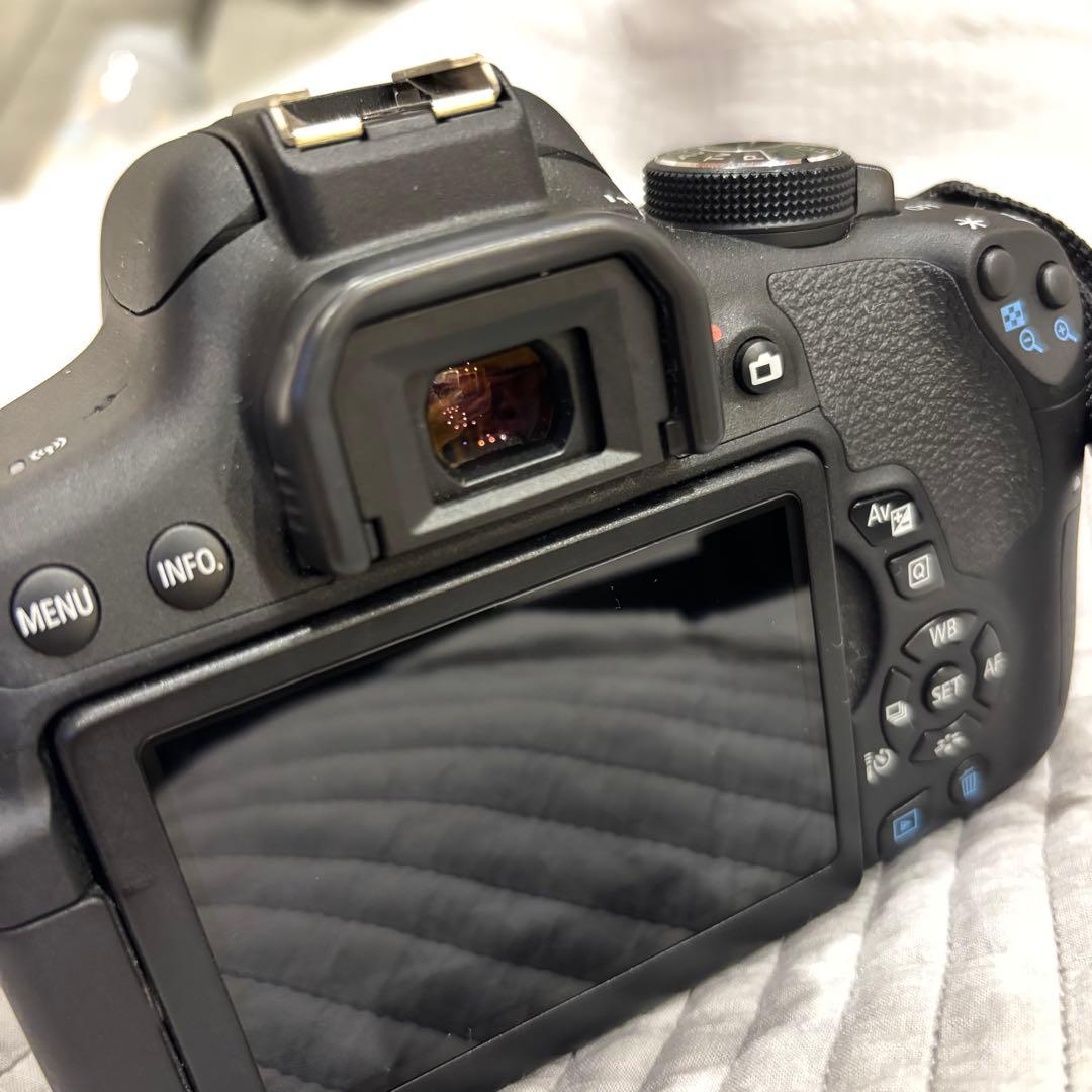 Canon EOS Kiss X8i デジタル一眼レフカメラ