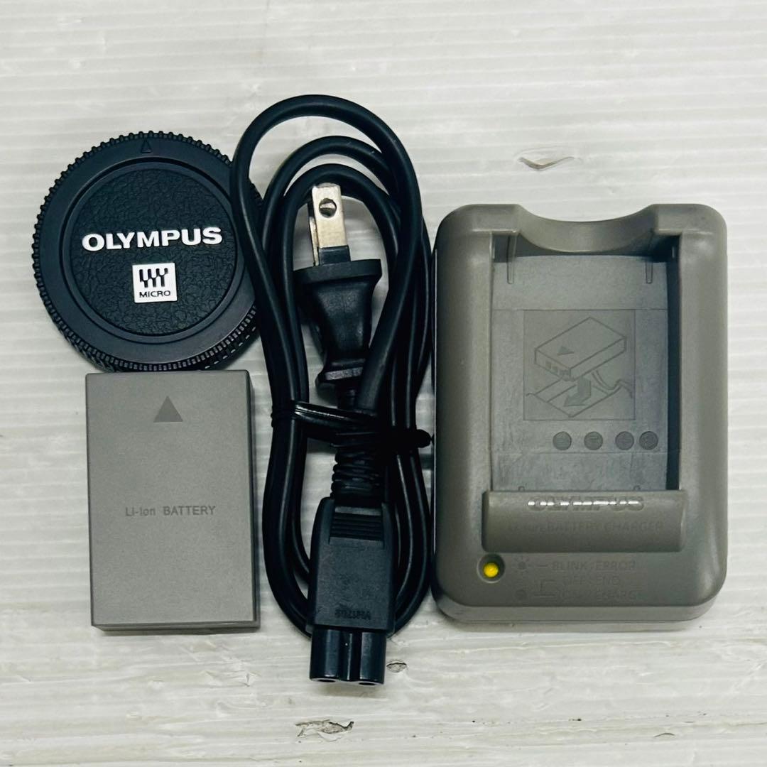 ★美品★ OLYMPUS OM-D E-M10 ミラーレス一眼 本体　182