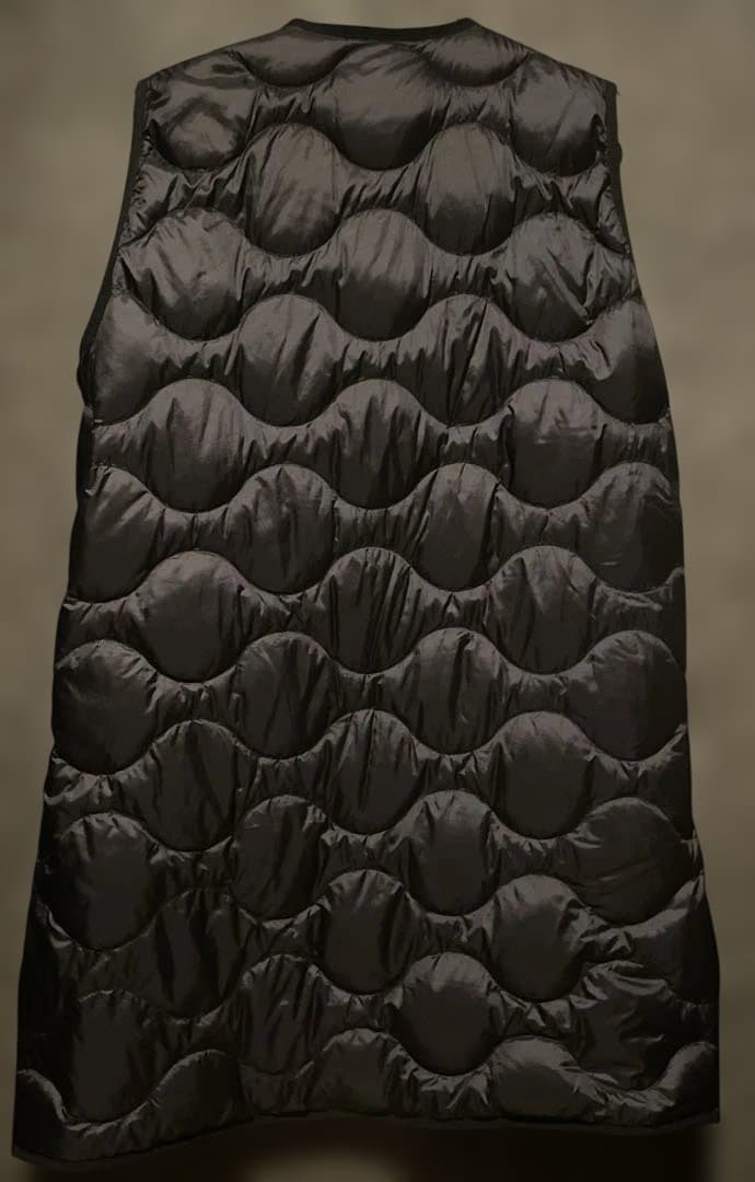 ユニクロ セオリー ウルトラライトダウンロングベスト身幅56cm 収納袋あり