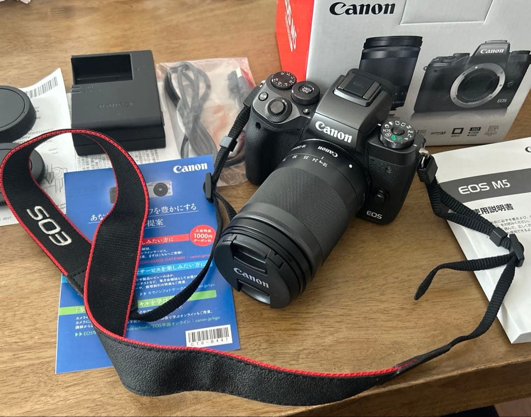 最終値引き【美品】Canon EOS M5 ミラーレスカメラ　レンズセット