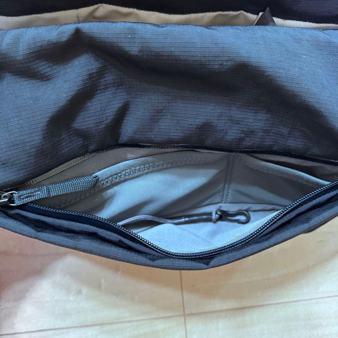 バッグ Bellroy Venture Sling CAMERA EDITION