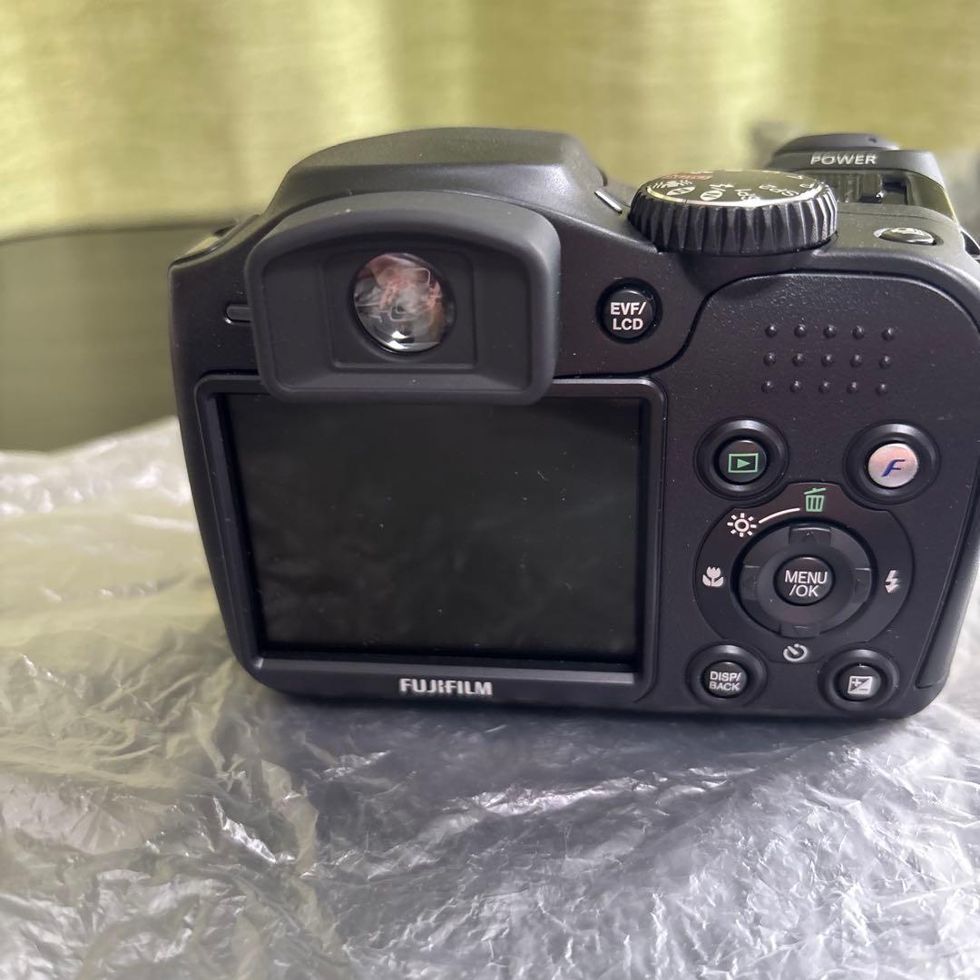 未使用品　FUJIFILM FinePix S5700 デジタルカメラ