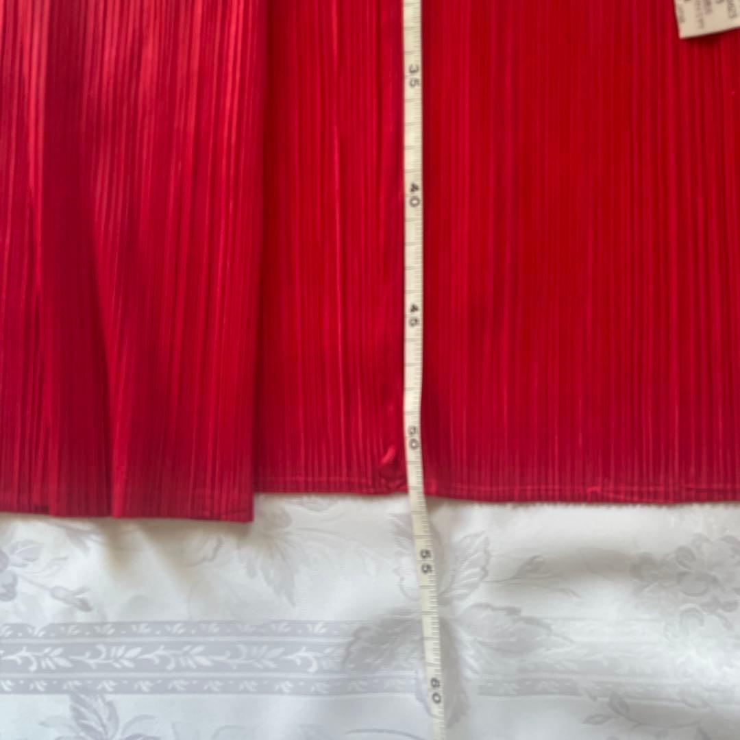 レッド プリーツデザイン 長袖トップス