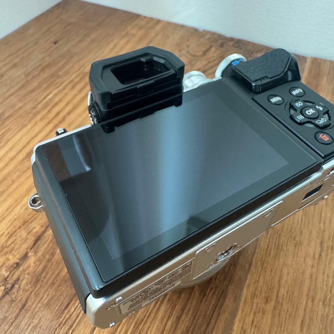 【美品】OLYMPUS OM-D E-M10 Mark III オリンパス