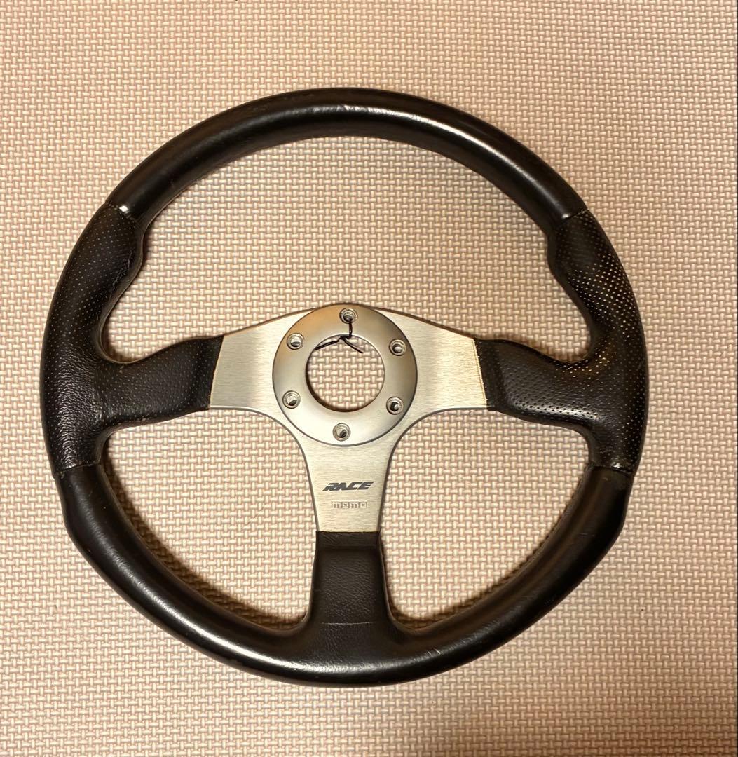 MOMO D35 ステアリング