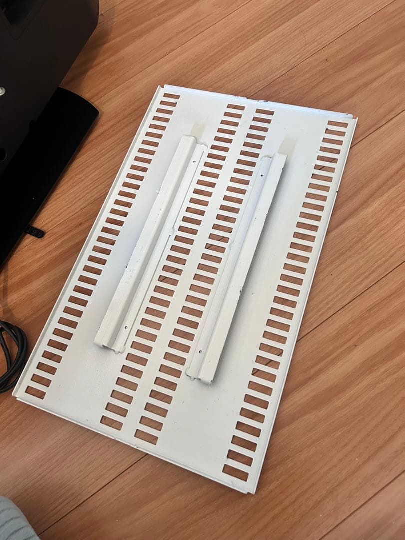 【壁つけ金具付き】SHARPテレビ