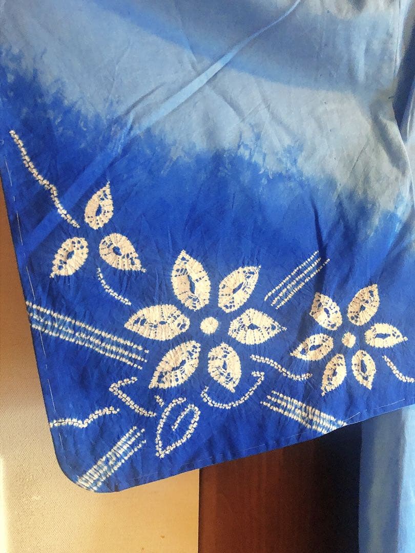 中古美品　有松鳴海絞り　浴衣　絵羽の付け下げ調が可愛い♡ぼかしのブルー水色　お花