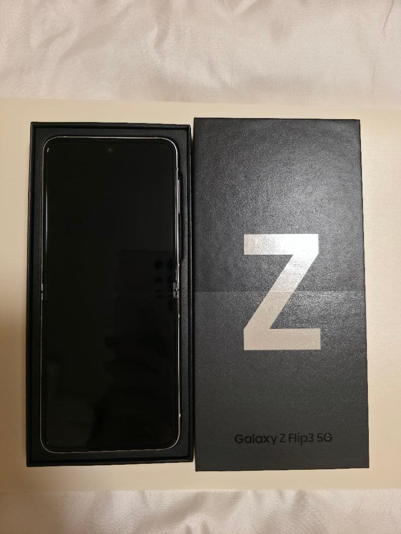 【韓国モデル・美品】 Samsung Galaxy Z Flip3 ホワイト本体