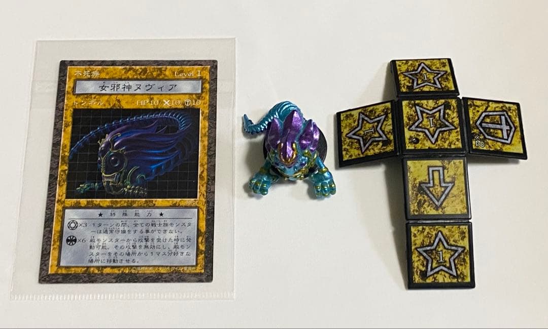 遊戯王ddm、 女邪神ヌヴィアフィギュア、ダイス、カードセット