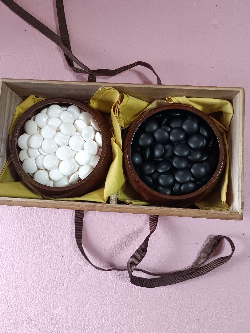 値下げ ! 囲碁石セット （蛤& 那智黒）島碁笥？入り