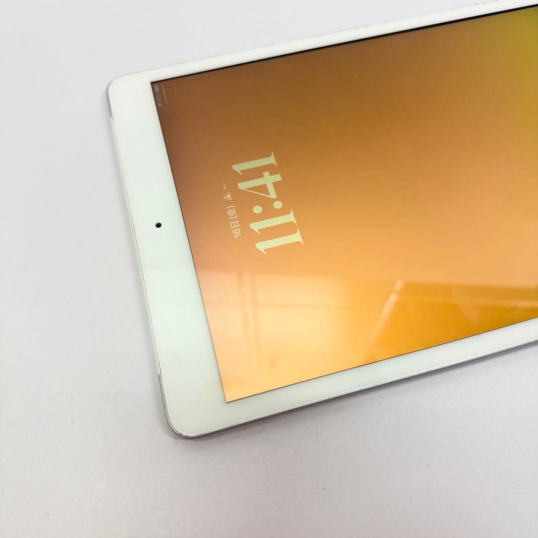 iPad (第8世代) Wi-Fi+Cellular 32GB シルバー