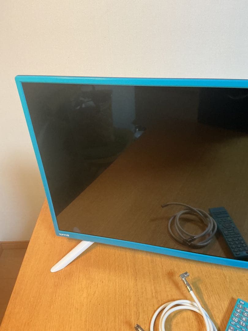 美品　届いてすぐ使える SANSUI 32型テレビ ブルー おしゃれ 付属品完備