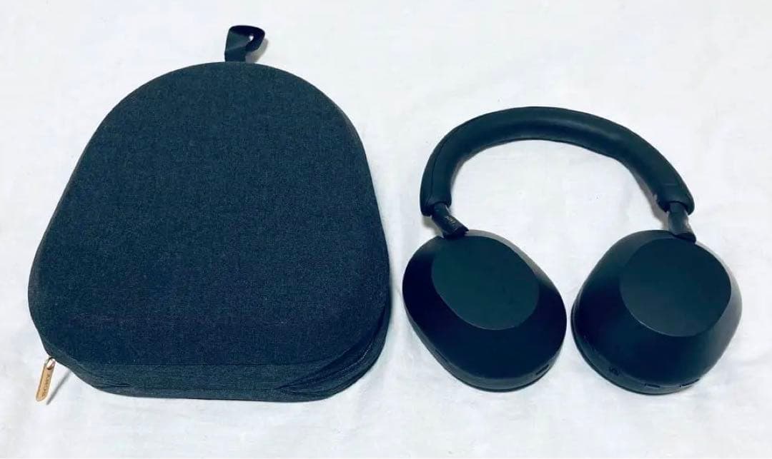 WH-1000XM5 ブラック ワイヤレスヘッドホン 収納ケース付
