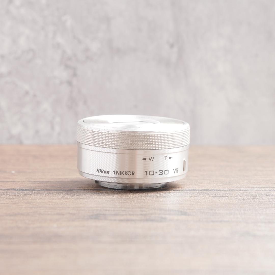 ✨綺麗に撮れるけど安い✨自撮り✨Wi-Fi✨Nikon 1 J5　908-1