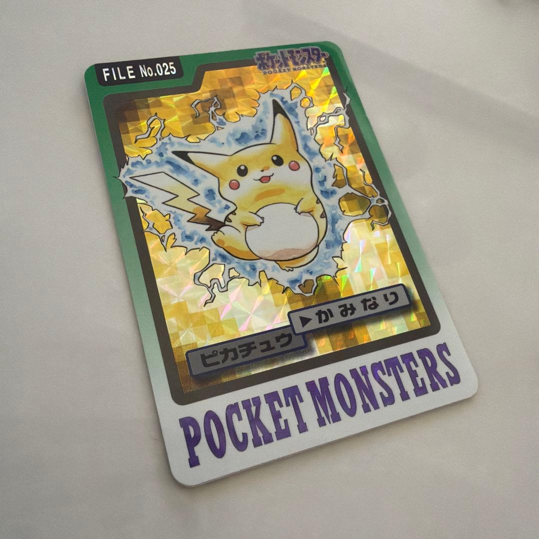 ピカチュウ　ポケモンカード　カードダス