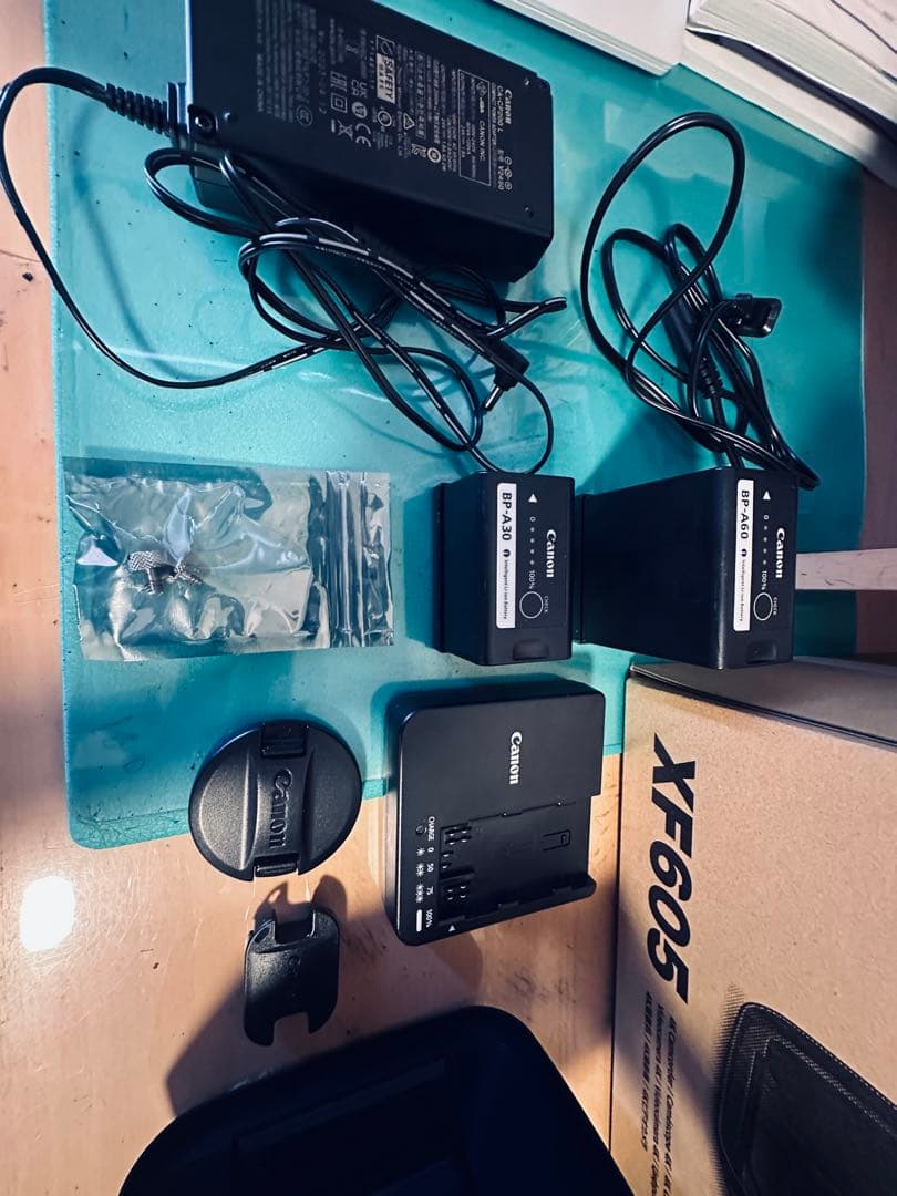 【大幅値下げ】Canon XF605 4Kビデオカメラ BP A60付