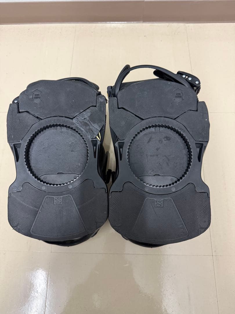 SALOMON district und 23-24モデル　サイズM 補修有