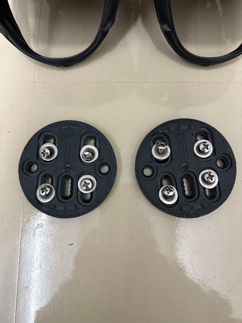 SALOMON district und 23-24モデル　サイズM 補修有