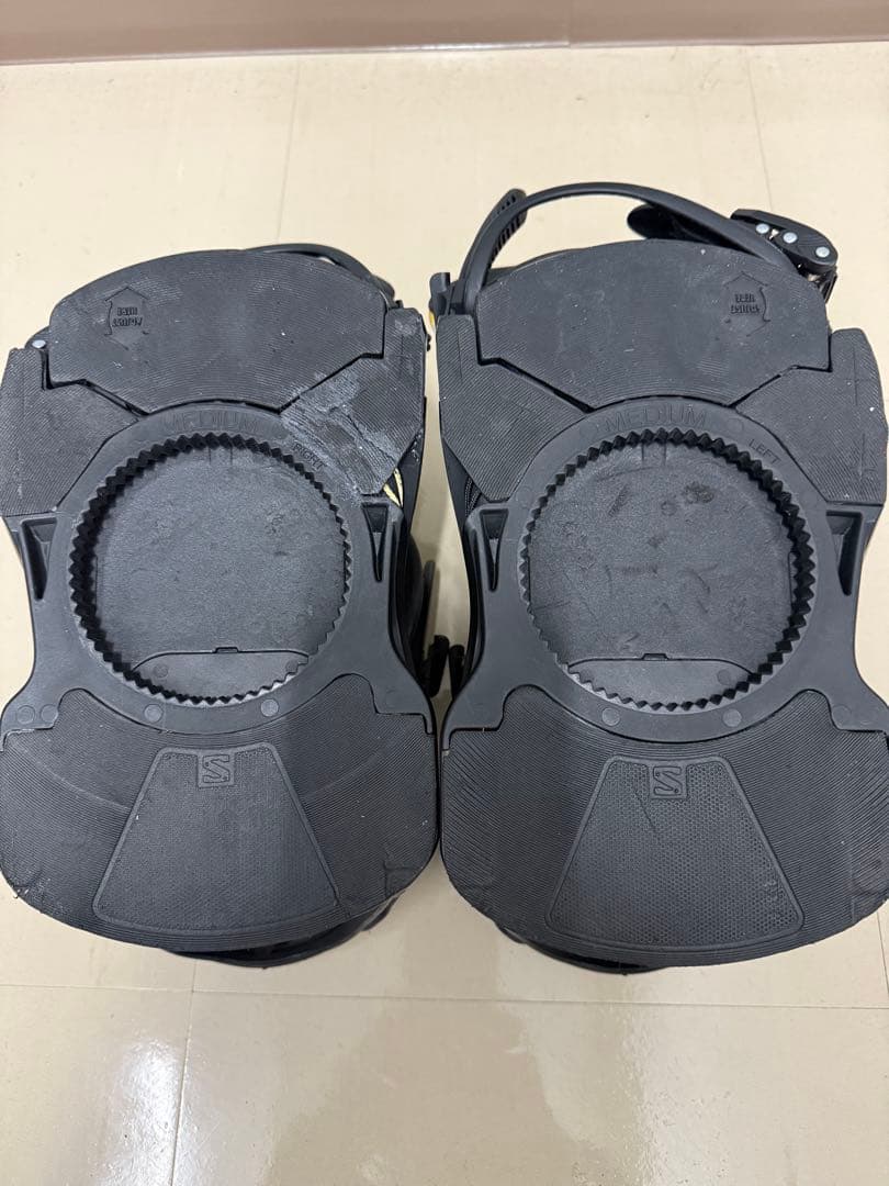 SALOMON district und 23-24モデル　サイズM 補修有