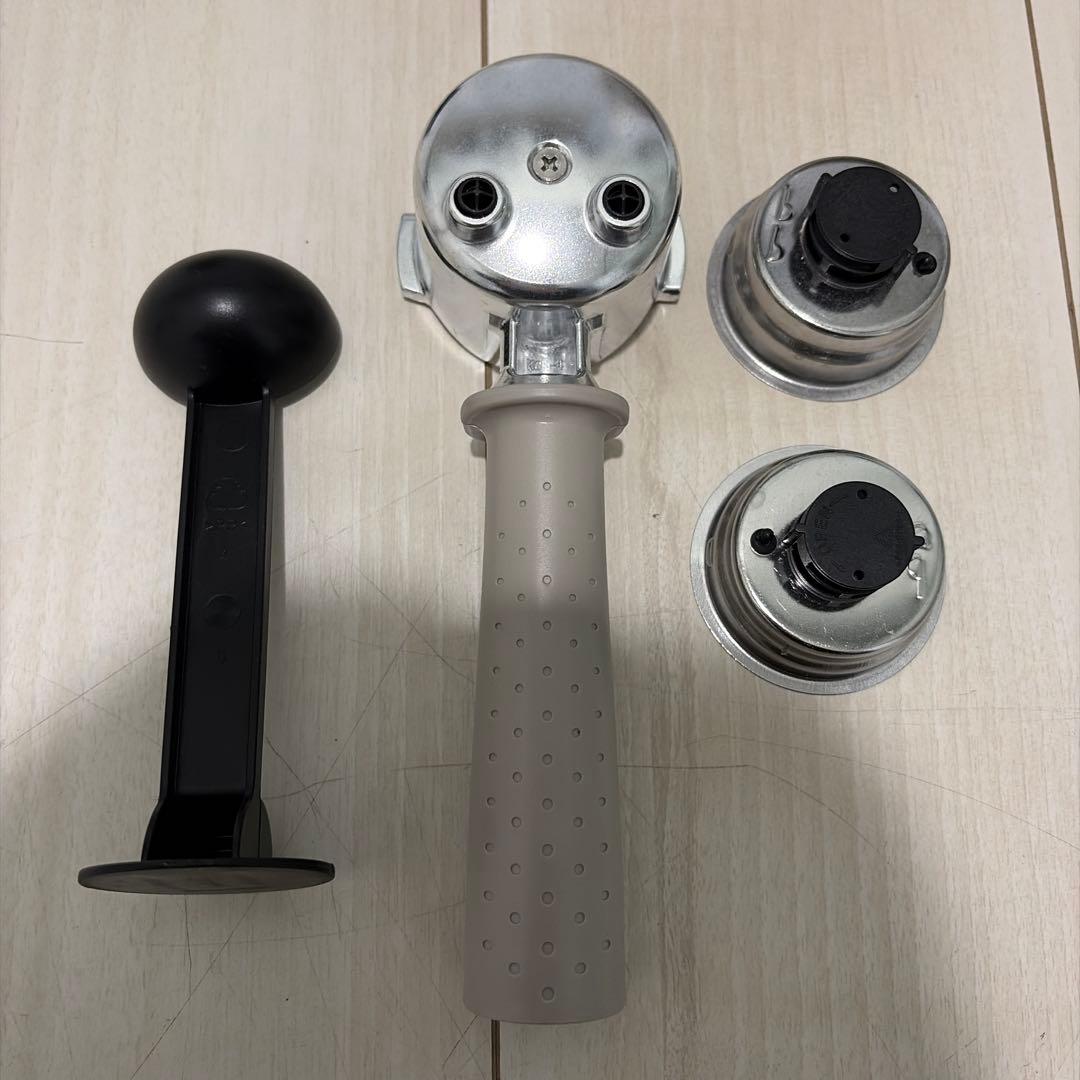 美品　De'Longhiエスプレッソメーカー スティローザ EC235J