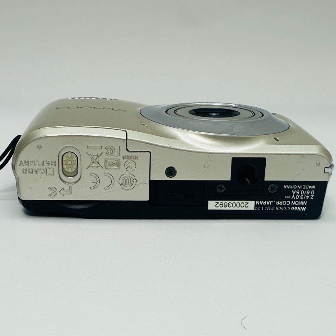 Nikon COOLPIX L22シルバー コンパクトデジタルカメラ