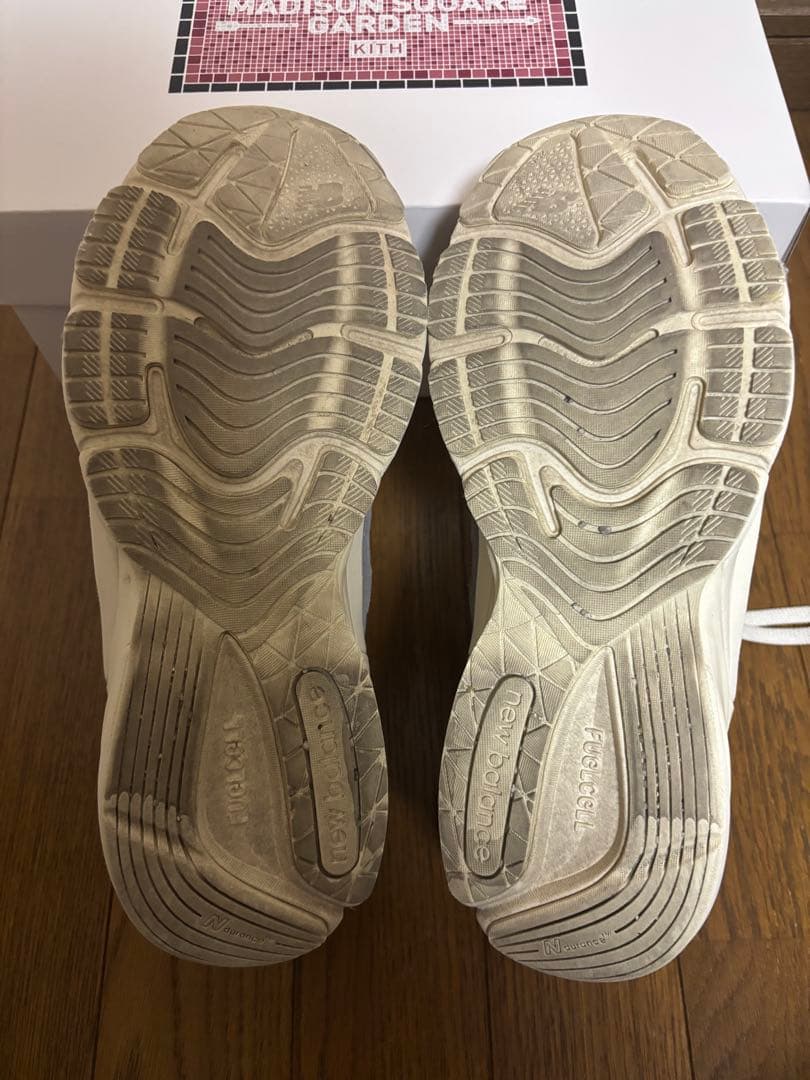 ホワイトKITH × NewBalance 990V6 \"'Sanddrift\"