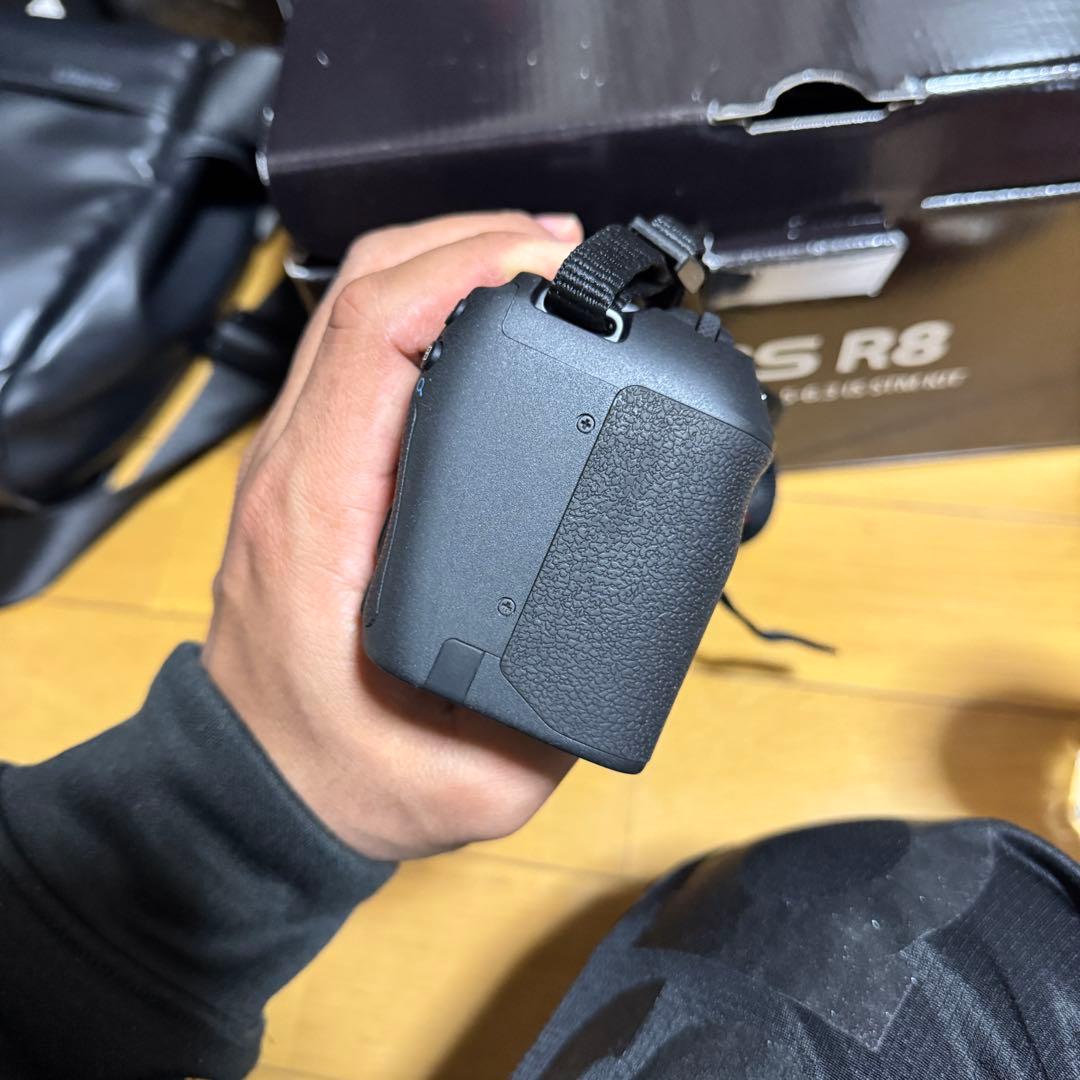 【超美品】Canon EOS R8 ボディー