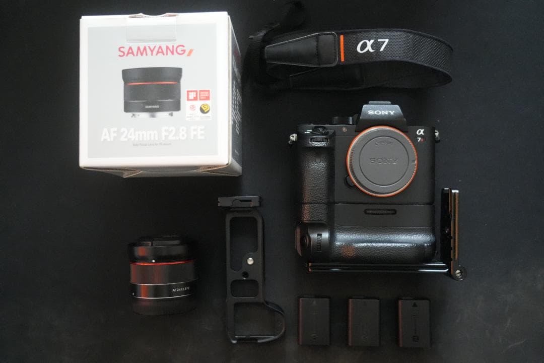 α7Rii ＋SamyangAF24f2.8mm 縦グリップ
