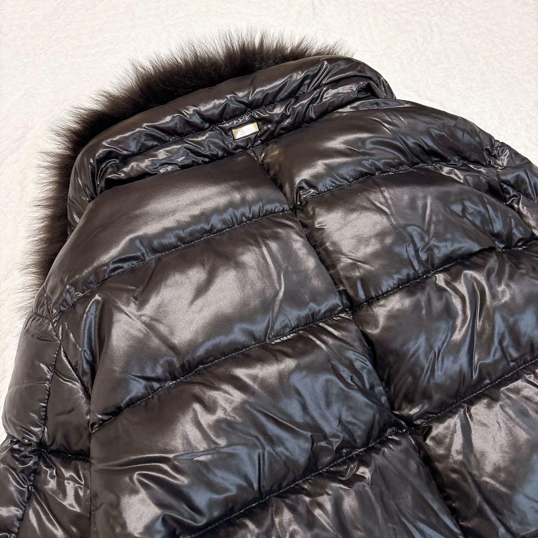 超軽量✨HERNO フォックスファー　ダウンコート　ブラック　黒　金ボタン　ロゴ