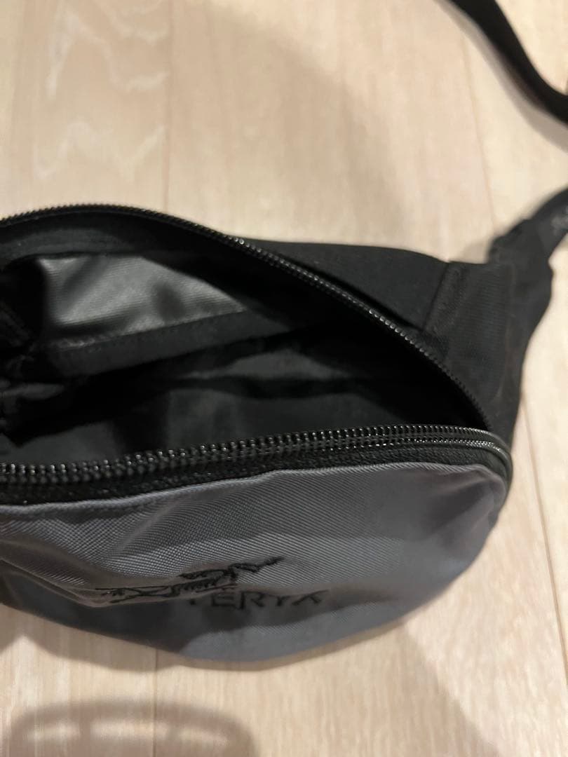 【新品】ARC'TERYX BEAMSコラボ　ボディバッグ色違い計２品