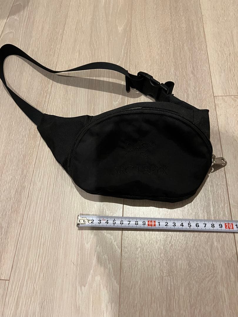 【新品】ARC'TERYX BEAMSコラボ　ボディバッグ色違い計２品