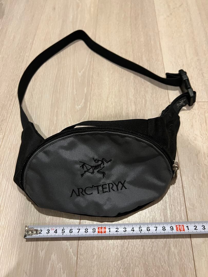 【新品】ARC'TERYX BEAMSコラボ　ボディバッグ色違い計２品