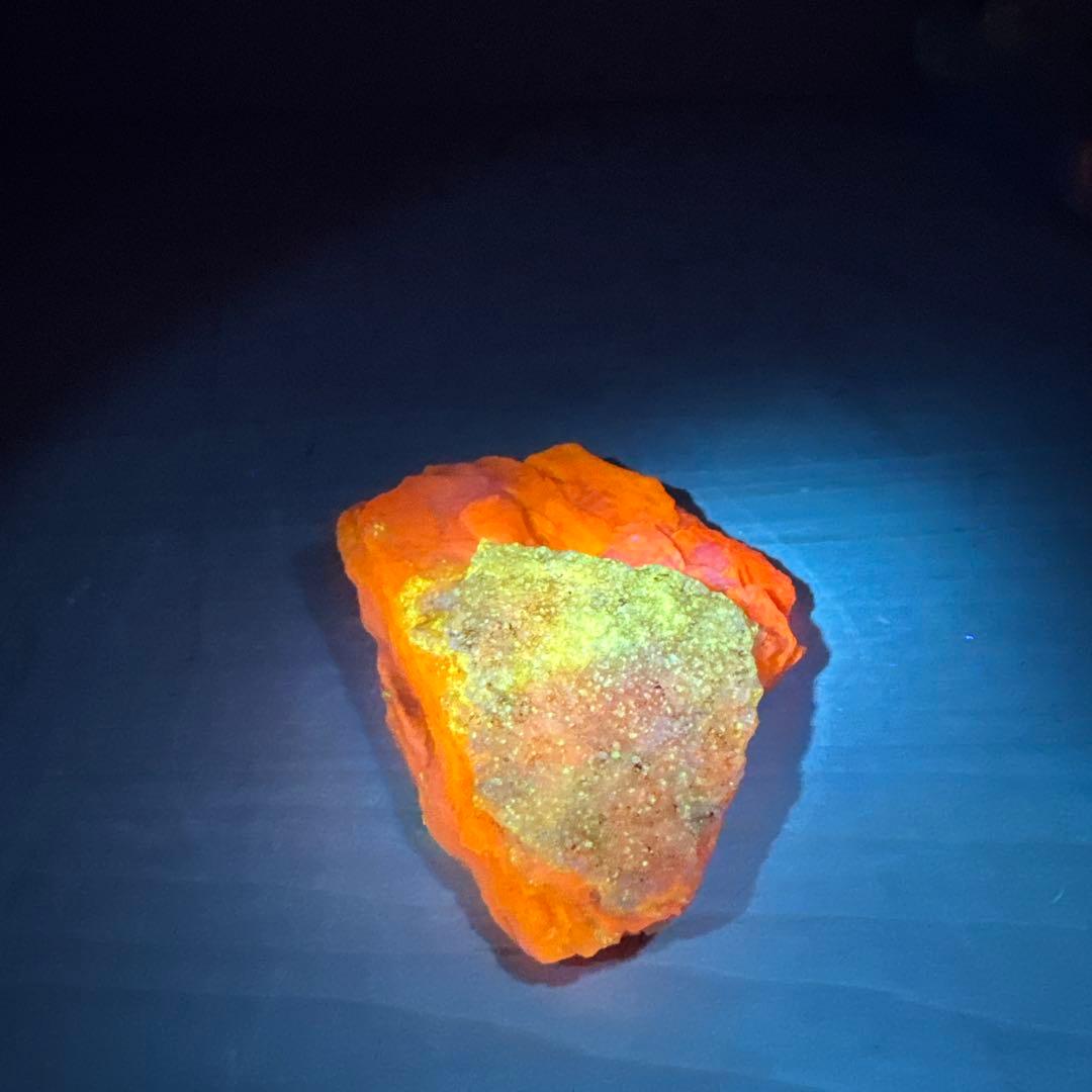 松田 北海道石　然別オパール　蛍光オパール116g