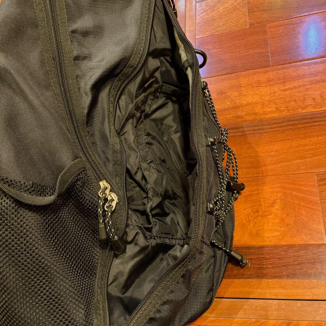 Coleman ワンショルダー ブラック y2k ナイロン コールマン 黒 刺繍