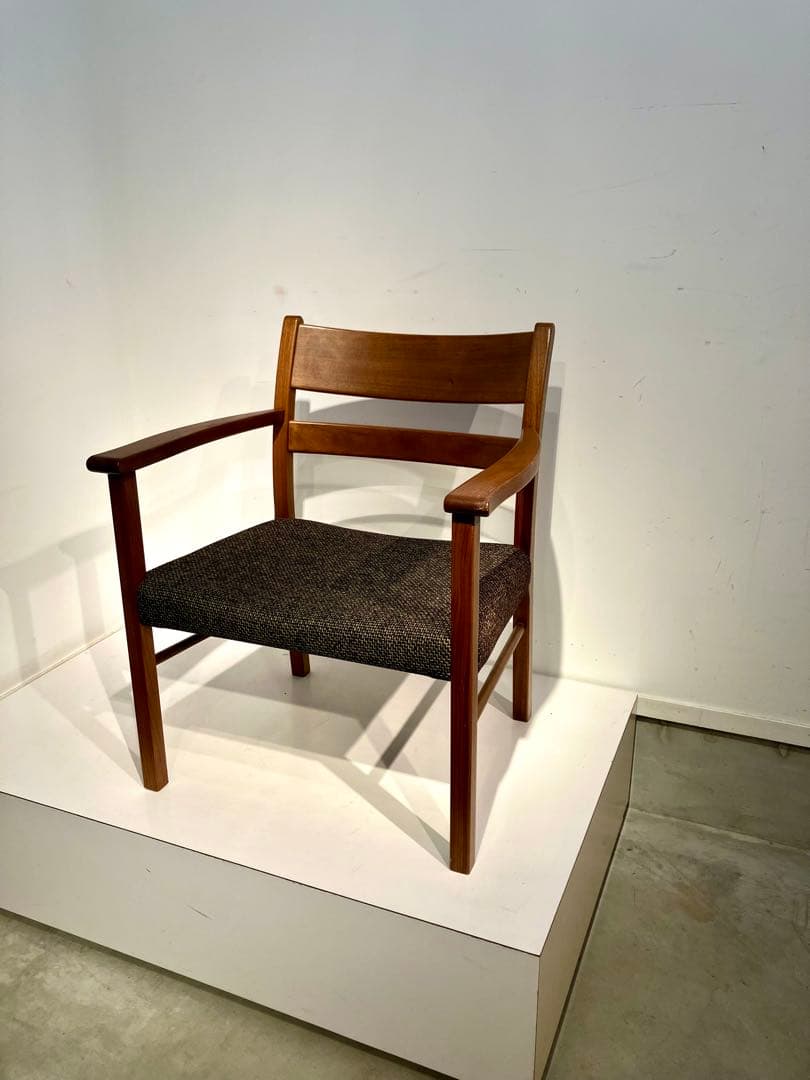 柏木工、ちょっと難ありアームチェア、日進木工、秋田木工、キツツキ、天童木工、北欧