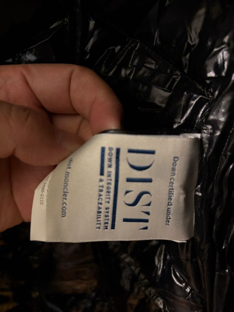 ファー付きダークブラウンロングダウンジャケット　モンクレール