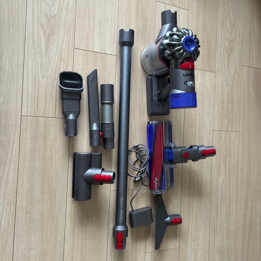 Dyson V8 掃除機 各種アタッチメント付き