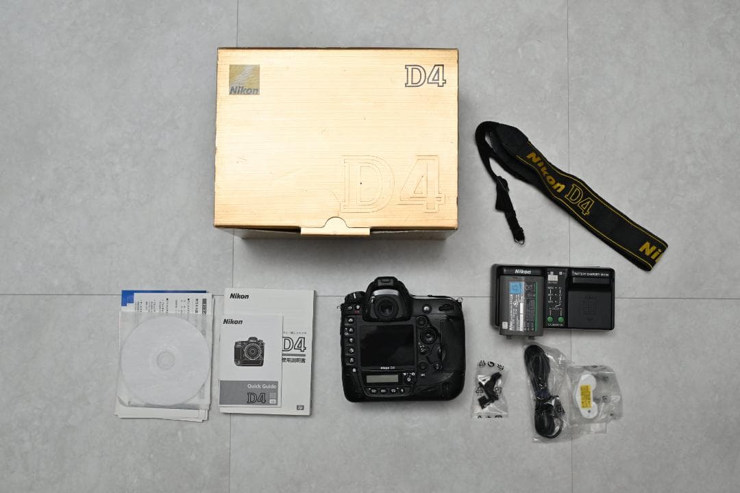 NIKON ニコン D4 ボディ バッテリー・チャージャー付き