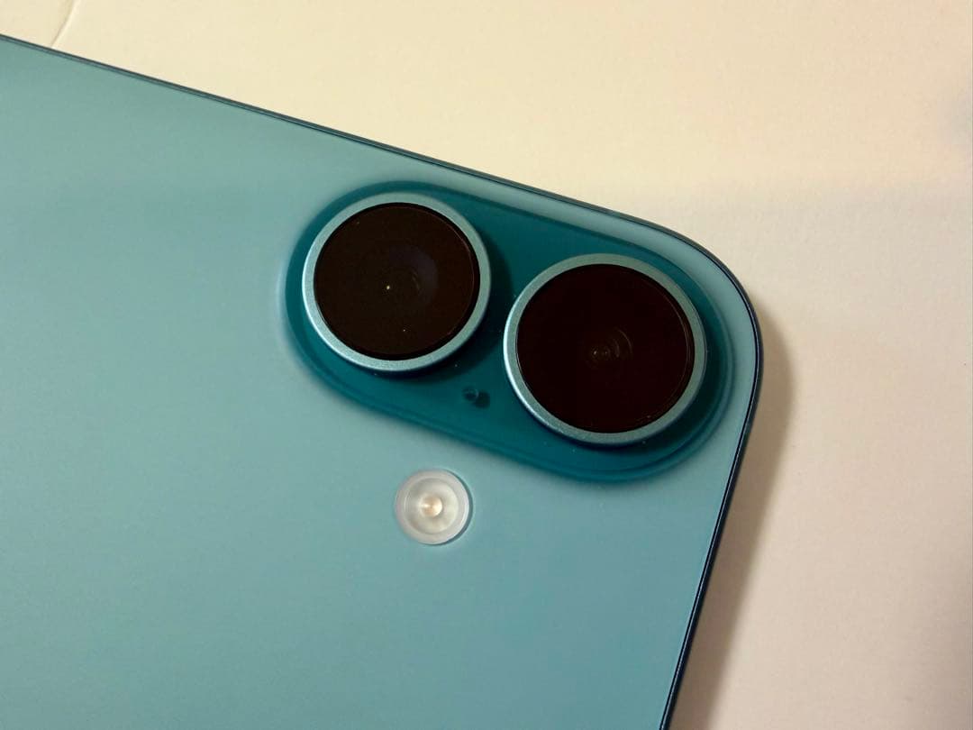 【極美品】iPhone16 128GB SIMフリー バッテリー94%ティール