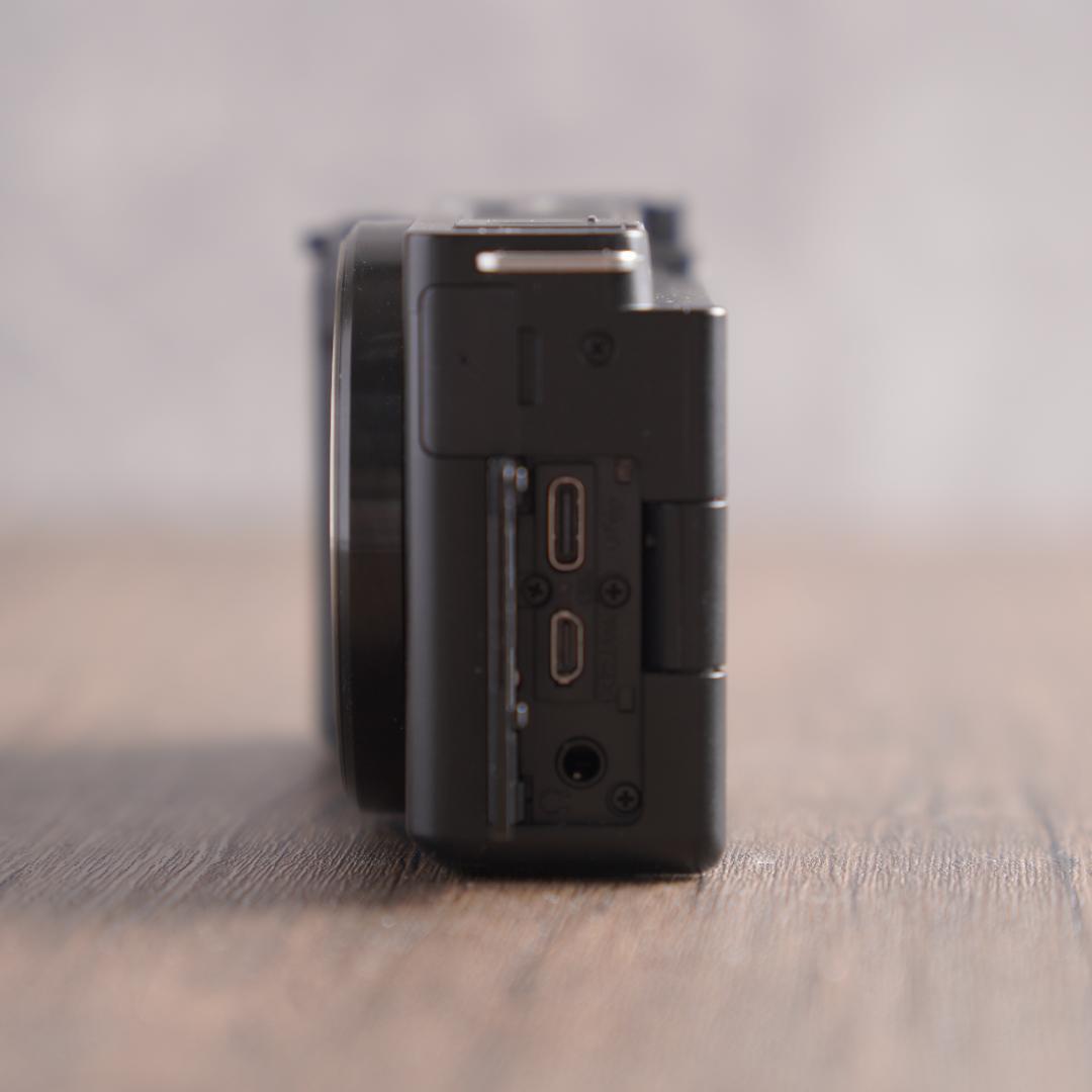 ショット数311回でほぼ未使用✨バッテリー2個✨SONY ZV-E10　155